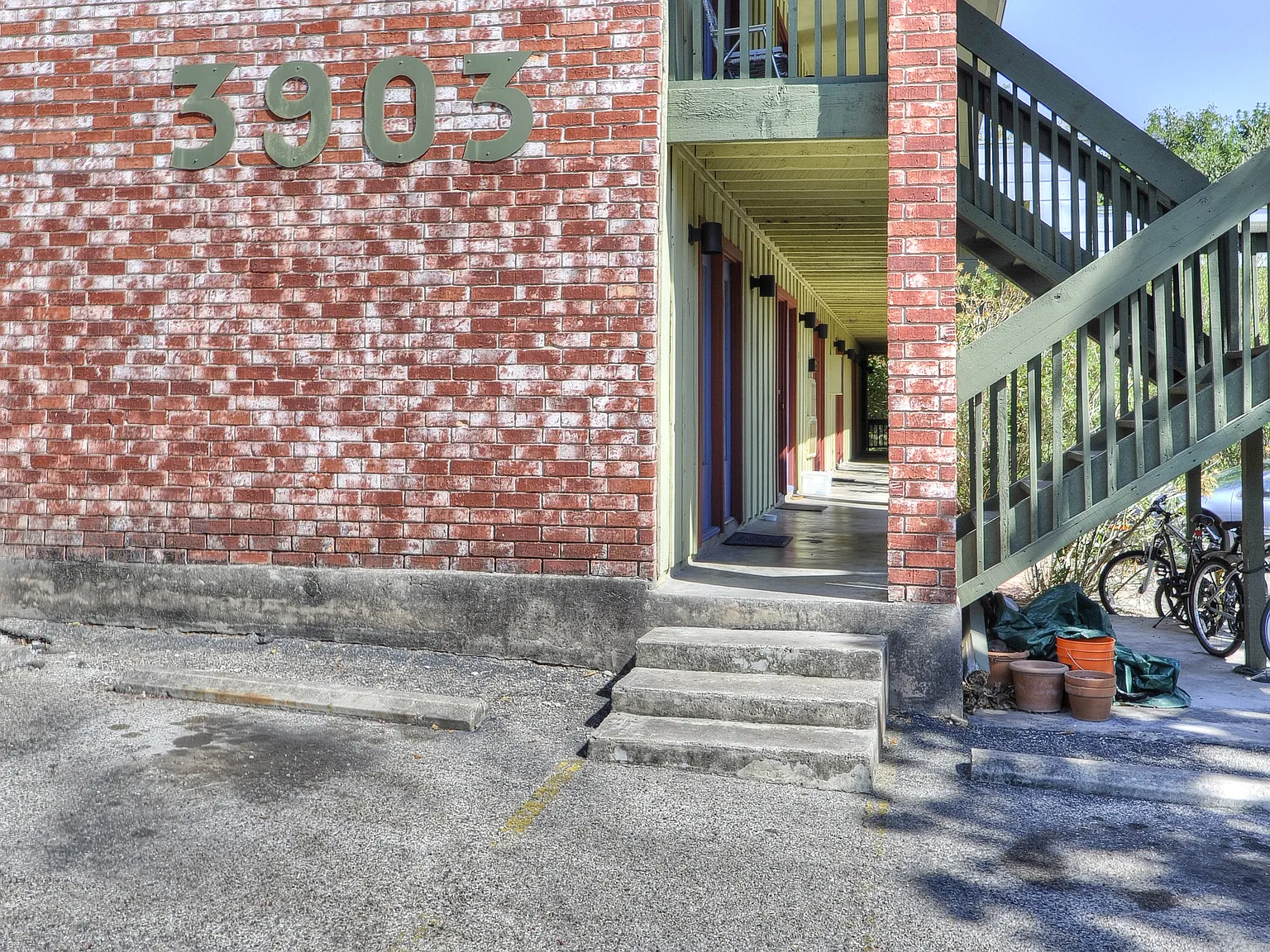 1 bed, 550 sqft, $1,000 — Photo 3