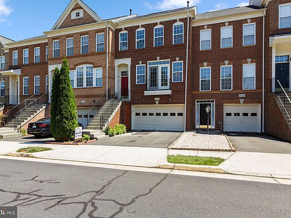 2nd image of 22056 Dilworth Sq