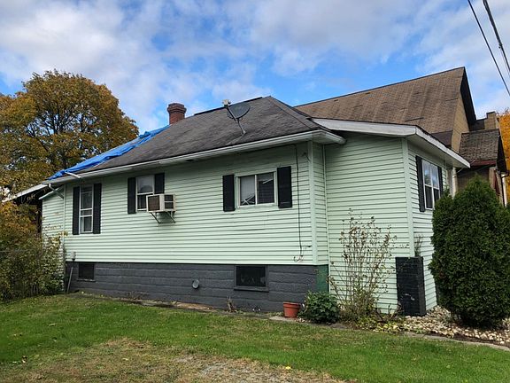 3rd image of 216 S East Ln