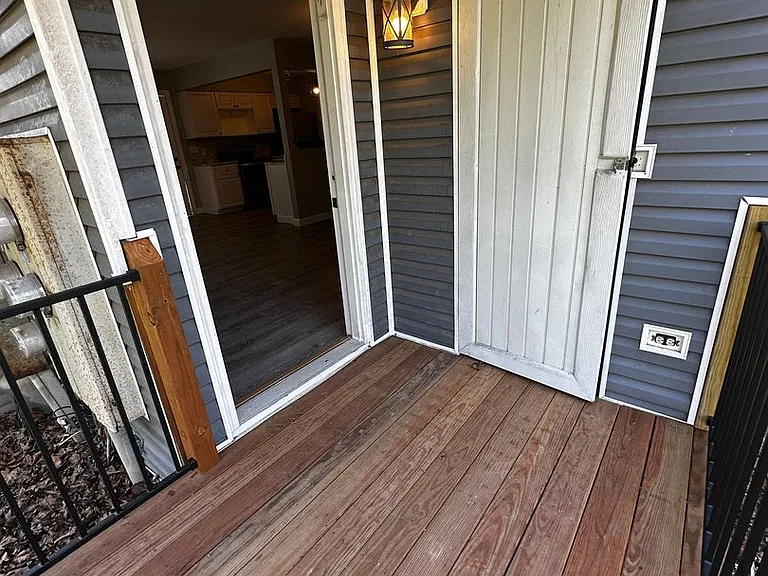 Cornett Cove — Photo 15
