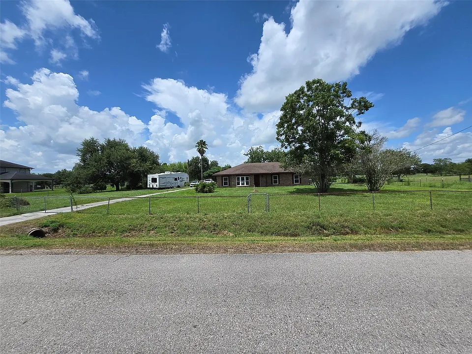 318 County Road 296D