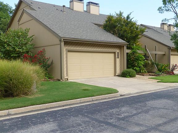 Attached 2 car garage