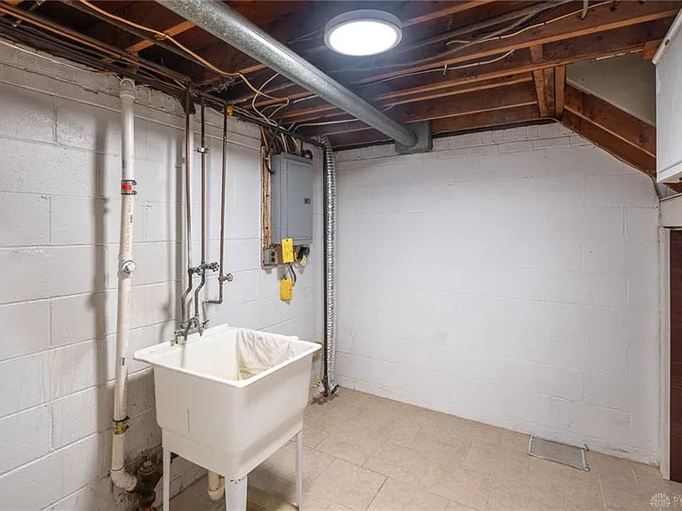 2833 Nacoma Pl — Photo 22