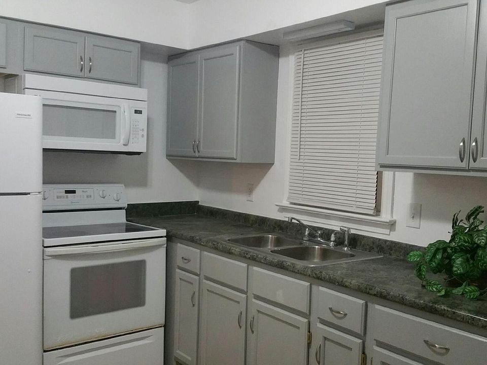 1st image of 204 Greenbrier Ave