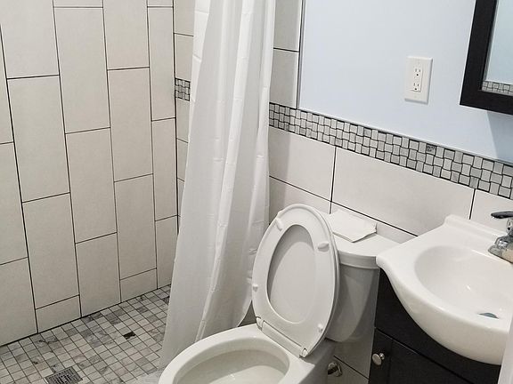 5th image of 3809 Baring St Floor 1