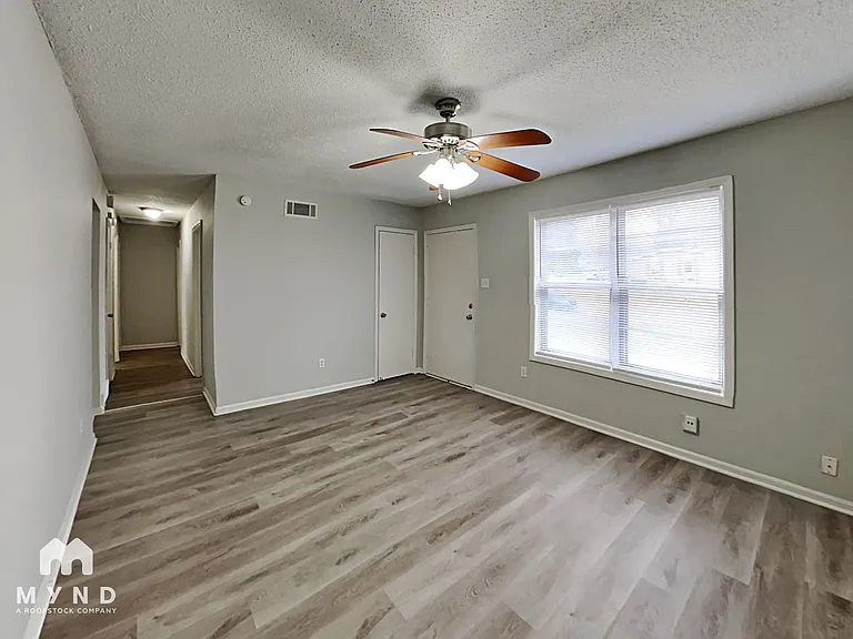 2061 Coral Hills Dr — Photo 7