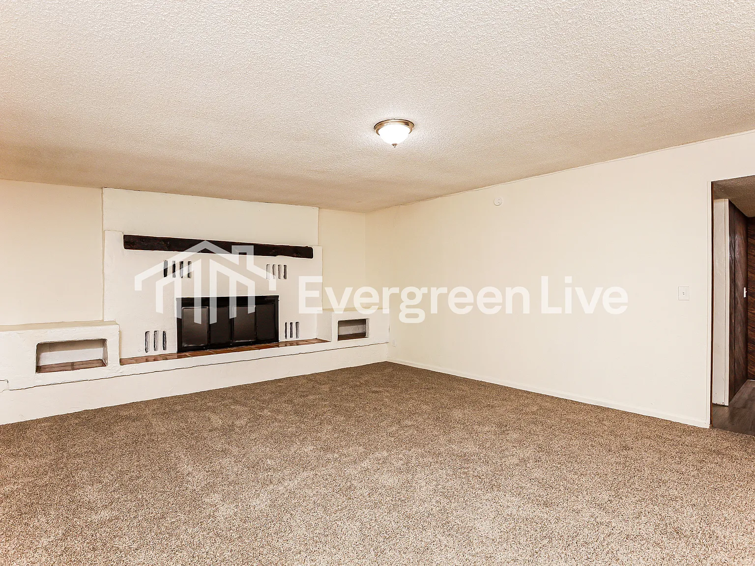 4 bed, 2.0 bath, 1527 sqft, $1,845 — Photo 4