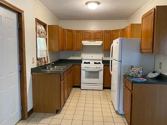 119 1/2 N Porter St — Photo 4