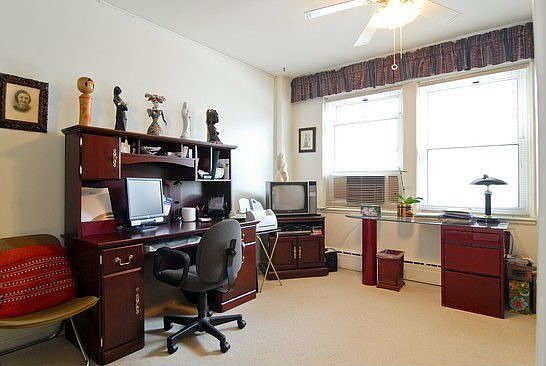 2nd br w/in the wall bed