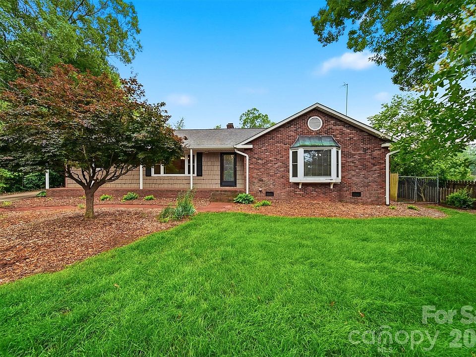 1st image of 1085 19th Avenue Pl NW
