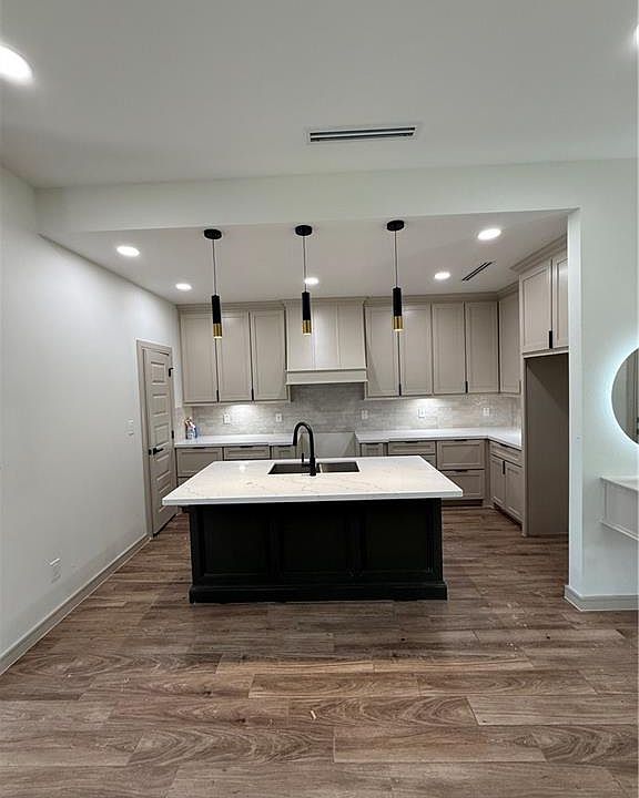 2nd image of 416 Freedom Way