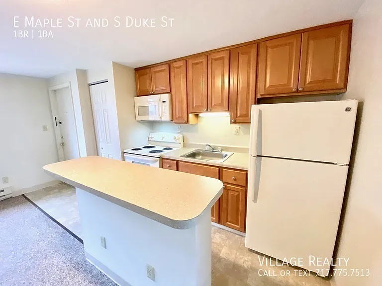 E Maple St — Photo 28
