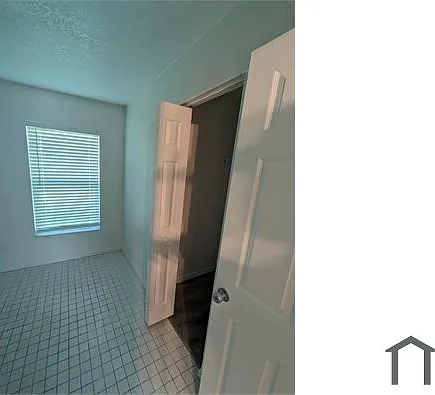4960 Dundee Ave — Photo 2