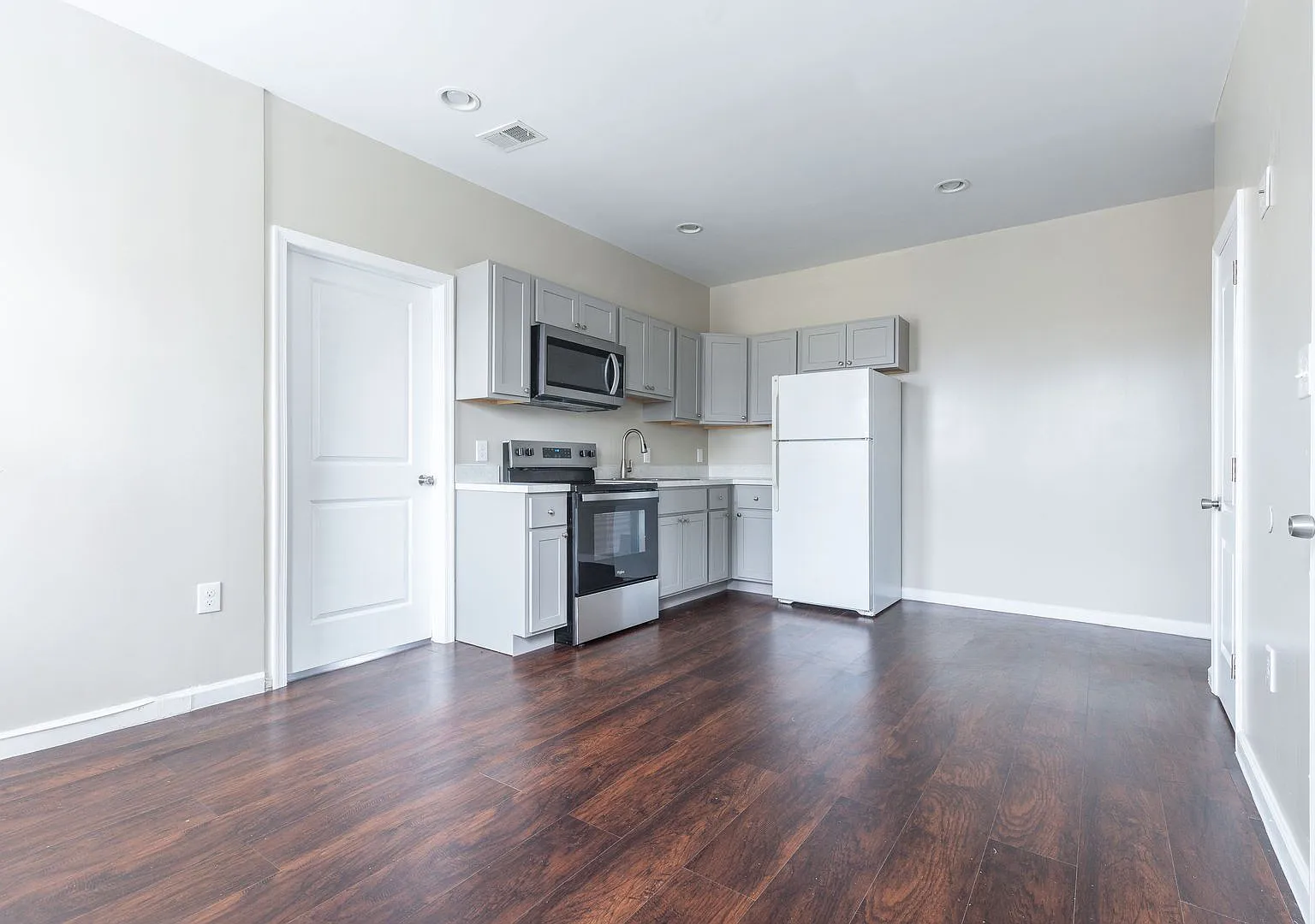 4819 Old York Rd — Photo 4