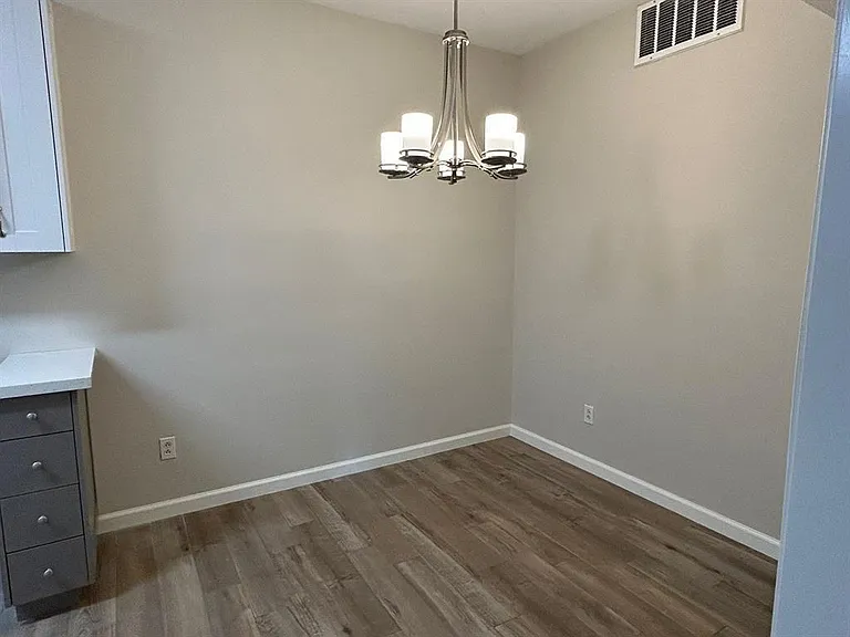 2100 Tanglewilde St #515 — Photo 7