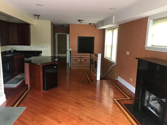 2nd image of 6610 S Kenwood Ave #102