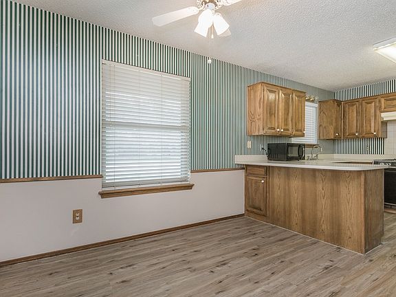 4th image of 5906 Hardwick Dr