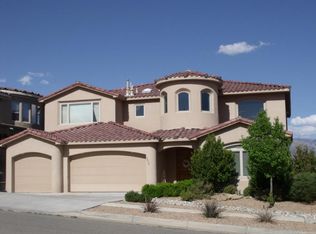 9832 Chantilly Rd NW, Albuquerque, NM 87114