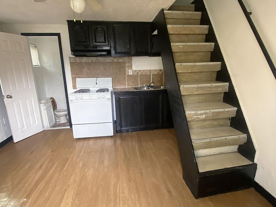 1st image of 605 Gazin St #1