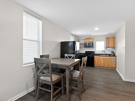5th image of 230 W Magnolia Ave #1