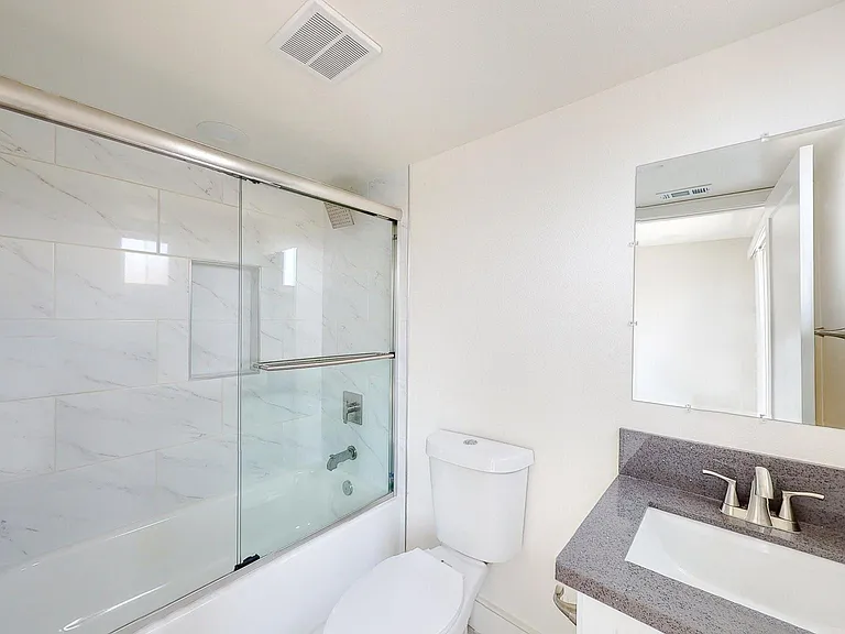 953 1/2 N Mariposa Ave #1/2 — Photo 31