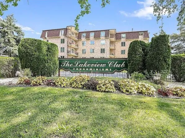 3640 186th St APT 404, Lansing, IL 60438