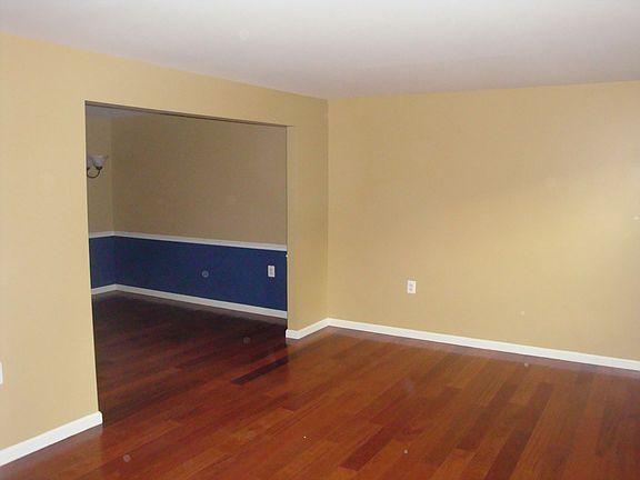 3rd image of 1414 Bayshire Ln