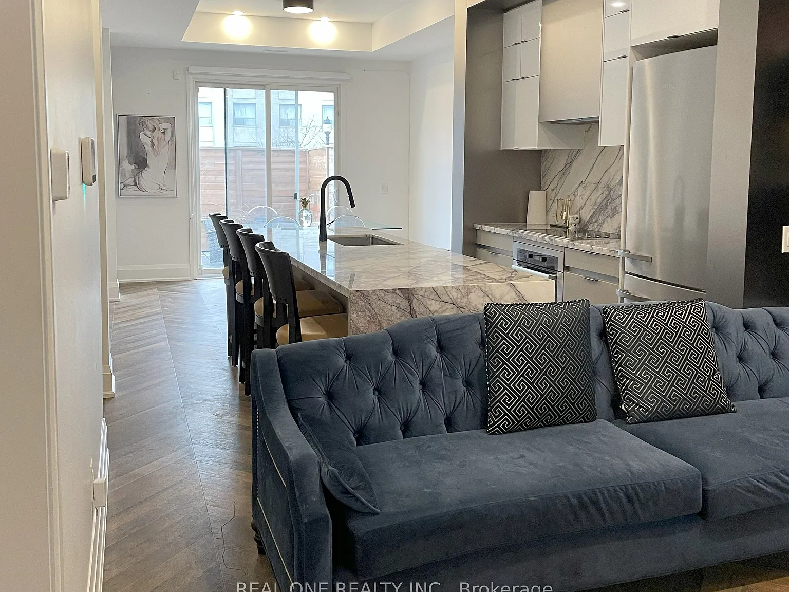 4 bed, $5,800 — Photo 3