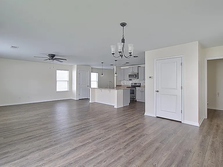 143 Davila St — Photo 5
