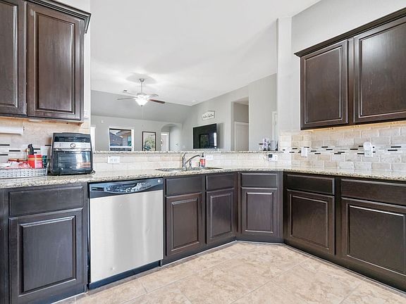 4th image of 8703 Sweet Pasture Dr