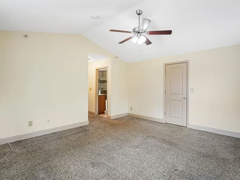 708 Madison Ln SE — Photo 18