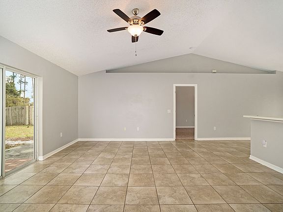 3rd image of 1725 Laredo Dr