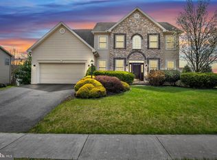 5825 Aspen Ln, Enola, PA 17025