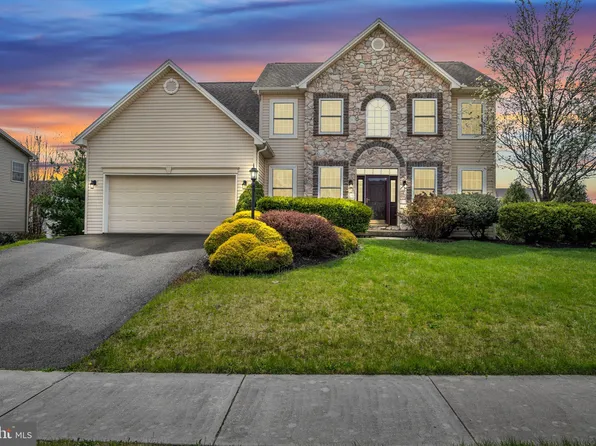 5825 Aspen Ln, Enola, PA 17025