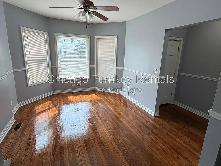 7125 S Ellis Ave #1 — Photo 2