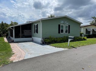 31 Hillsborough Dr, Sorrento, FL 32776