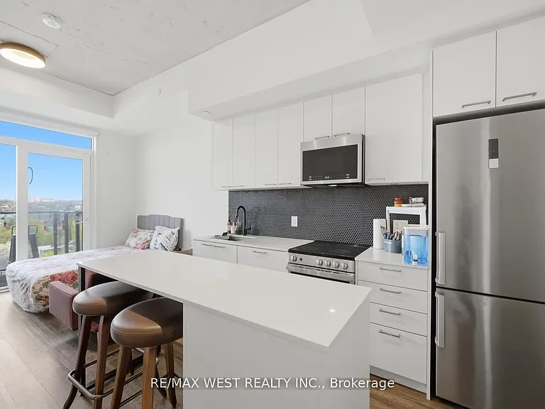1808 Saint Clair Ave W #801 — Photo 4
