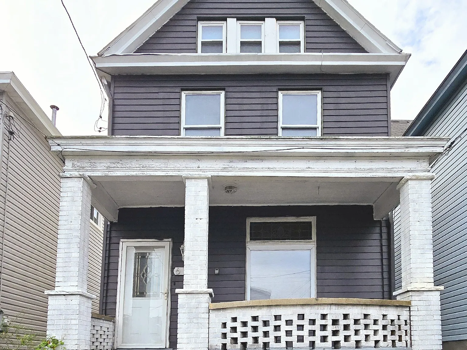 3 bed, 1.5 bath, 1575 sqft, $1,699 — Photo 1