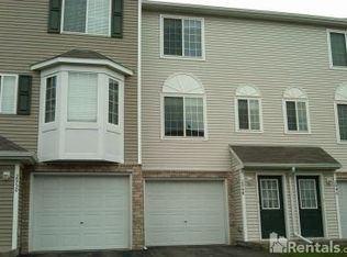 2948 Village Cir, Chanhassen, MN 55317