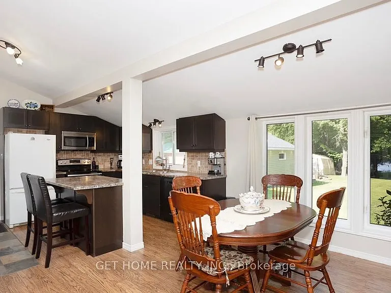 24 Hargrave Rd — Photo 5