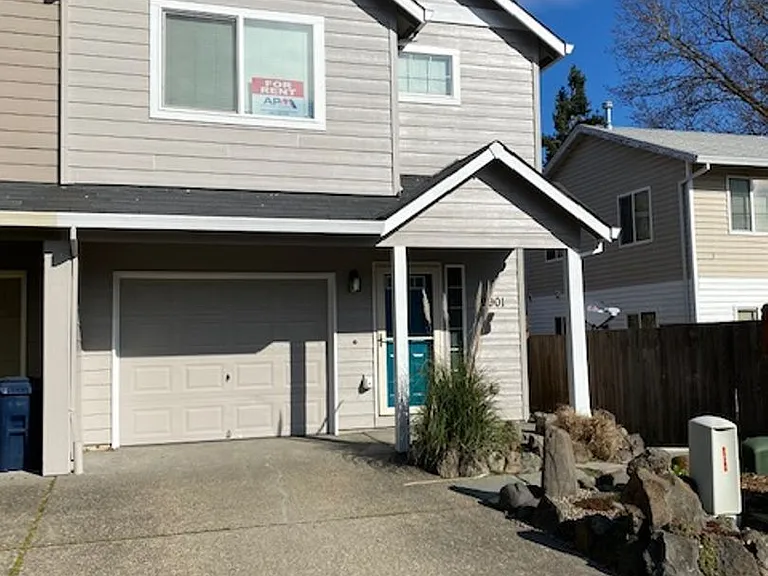 19901 Kendall Ln — Photo 2