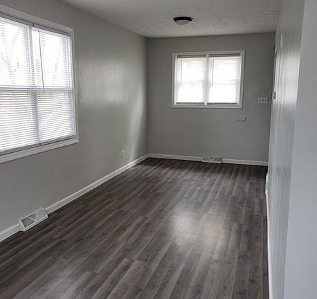 3rd image of 1122 E 23rd Ave