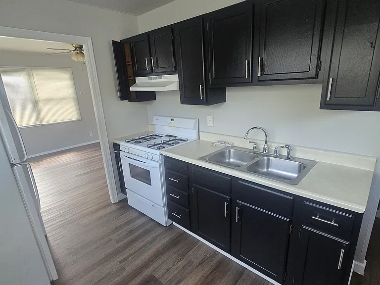 203 Crystal Lake Dr — Photo 1