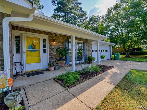 4th image of 413 Sandbrook Ln