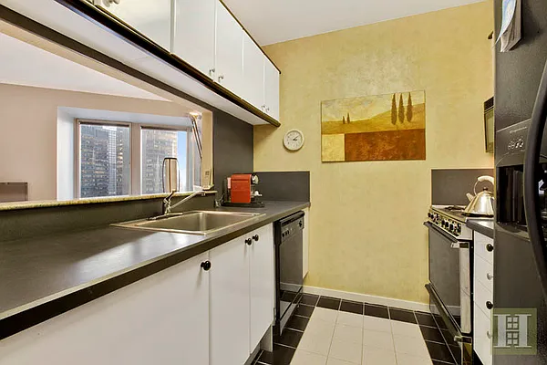 Rented by Halstead Real Estate | media 10