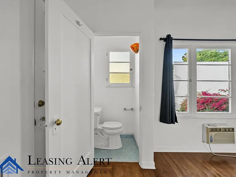 8216 Norton Ave #1/2 — Photo 5