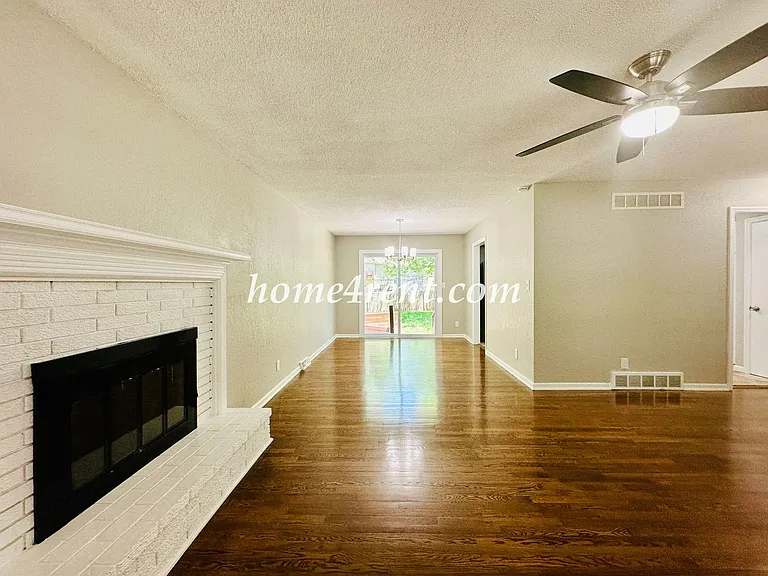 7421 Hardy Ave — Photo 7