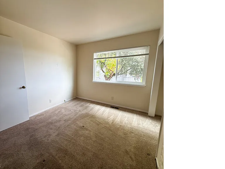 4 Davis Dr #A — Photo 13