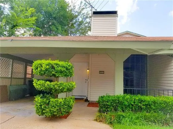 711 Sceptre Cir #711, Garland, TX 75043