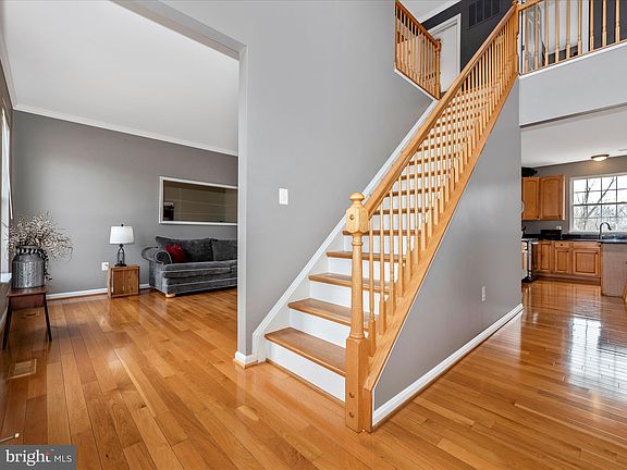 4th image of 309 Braeburn Dr